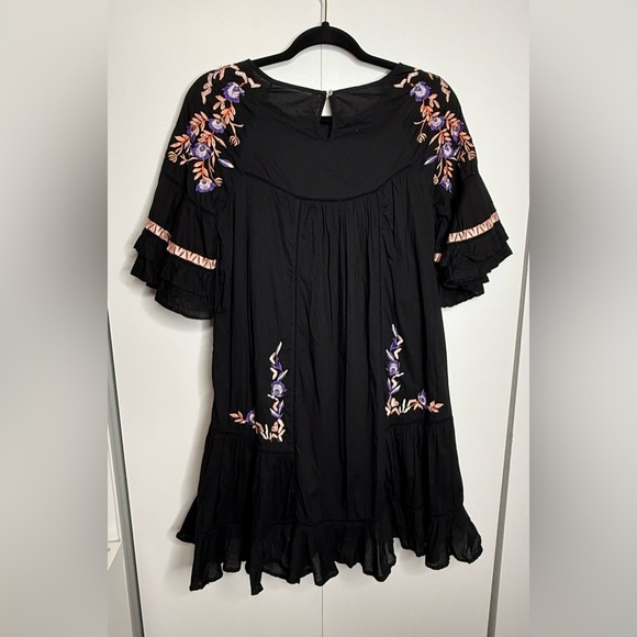 Free People - Pablo Dress - mini 3/4 sleeves, ruffles, embroidery. Black small - Picture 9 of 12